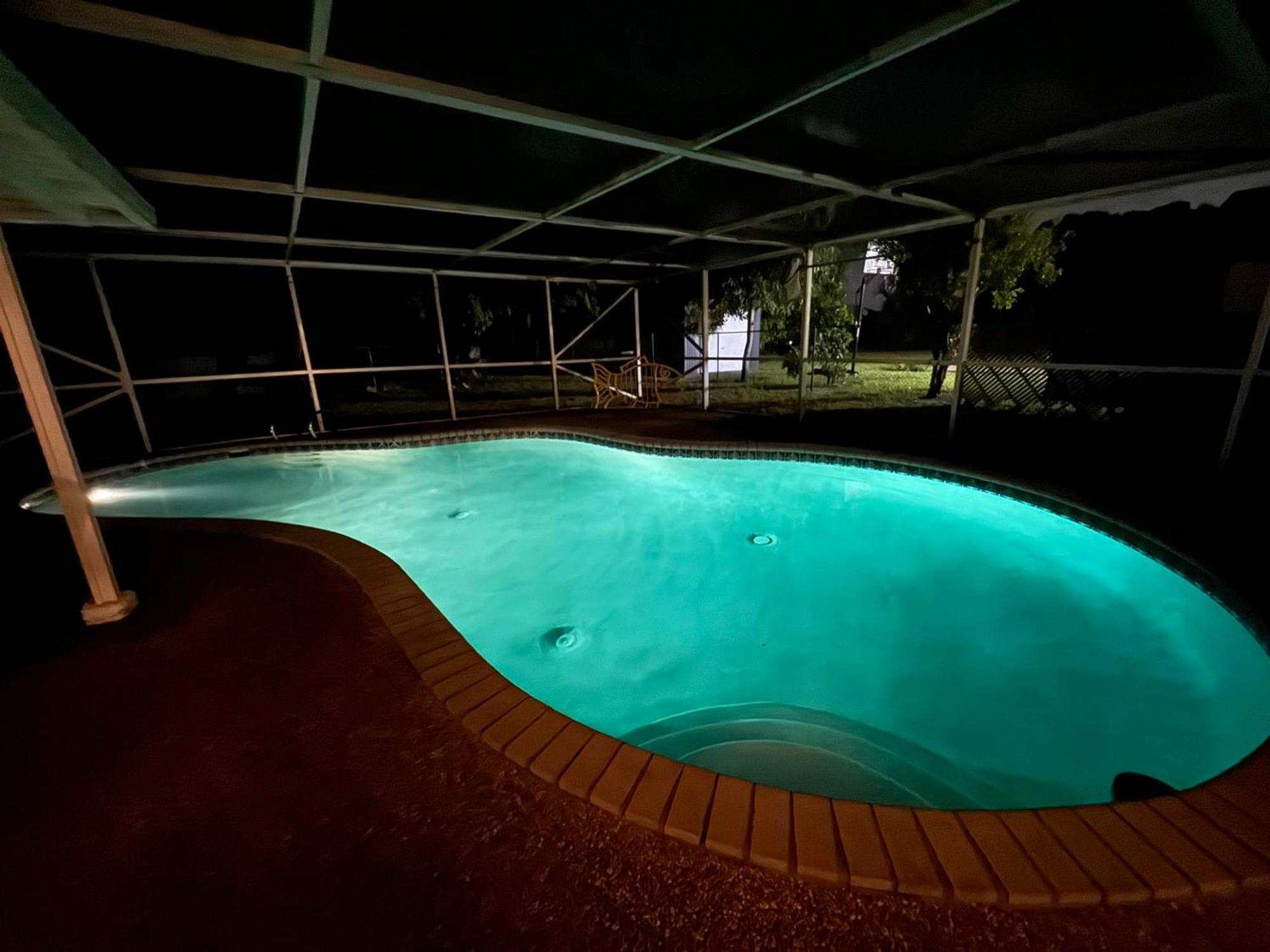 Tropical Beach & Lakefront Home غرب شاطئ بالم المظهر الخارجي الصورة